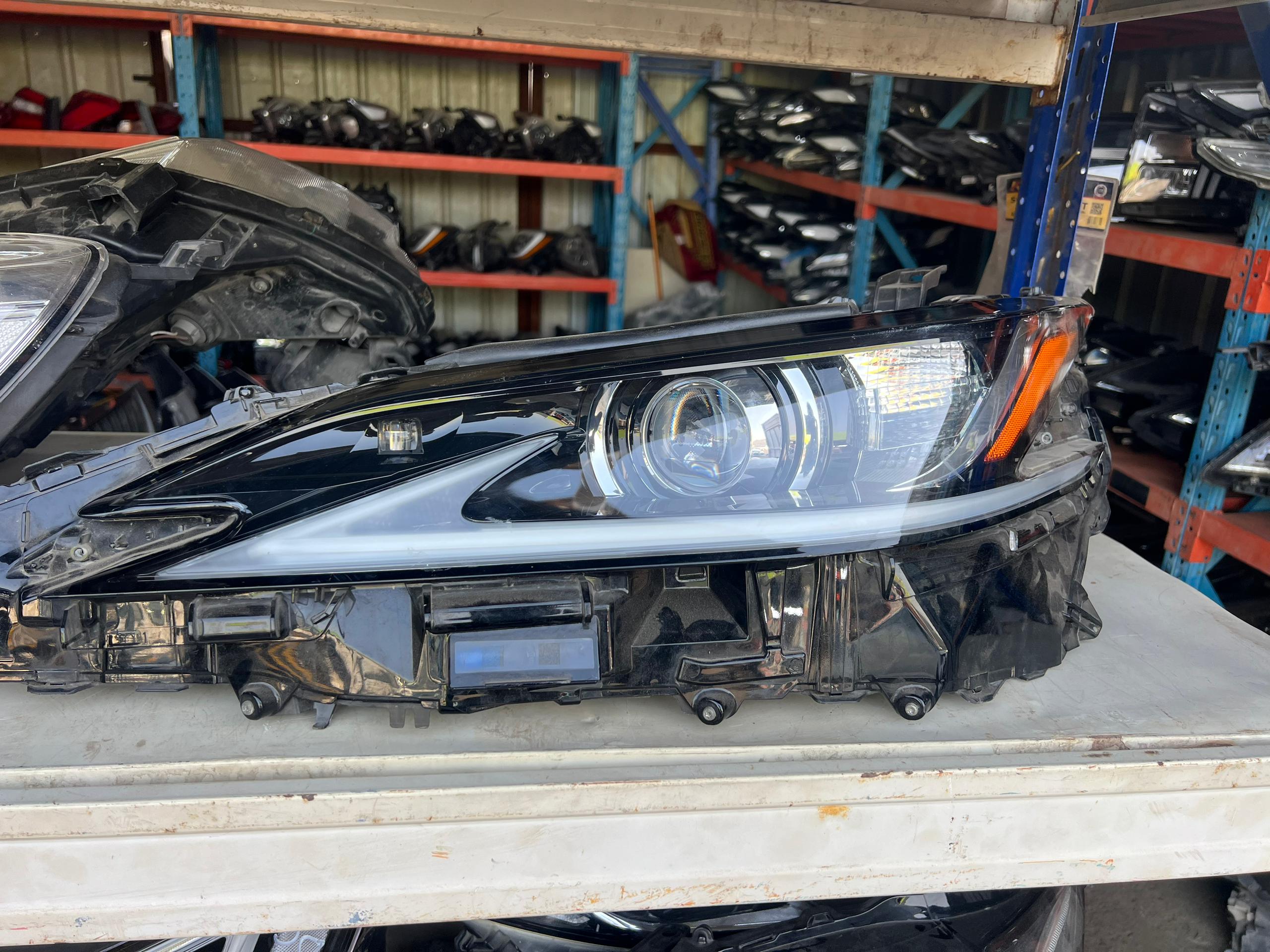 شمعه لكزس اصلي وكاله2019/2020/2021